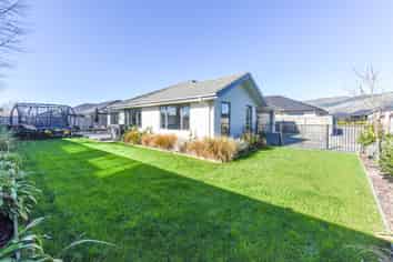 13 Carmine Crescent, Richmond