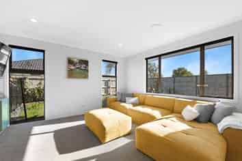 13 Carmine Crescent, Richmond