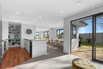 13 Carmine Crescent, Richmond