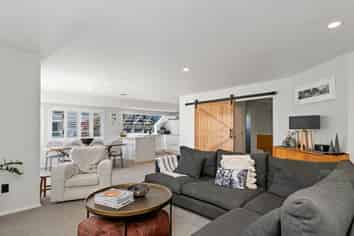 b/140 Marine Parade, Mount Maunganui