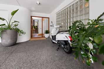 b/140 Marine Parade, Mount Maunganui