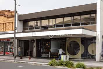 WORK WITH OWNER TO ACHIEVE YOUR DREAM OFFICE