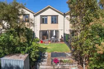 15/11 The Avenue, Albany
