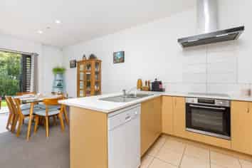 15/11 The Avenue, Albany