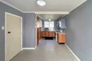 B/483 Yarrow Street , Glengarry