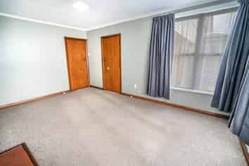 B/483 Yarrow Street , Glengarry