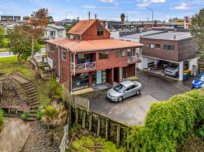 VENDOR RELOCATES AND WANTS THIS SOLD!