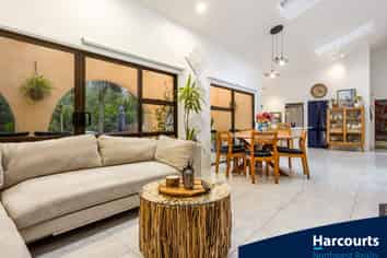 719 Scenic Drive, Henderson Valley