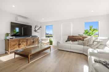 2 Elm Tree Lane, Huntingdon/Lake Hood