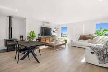 2 Elm Tree Lane, Huntingdon/Lake Hood