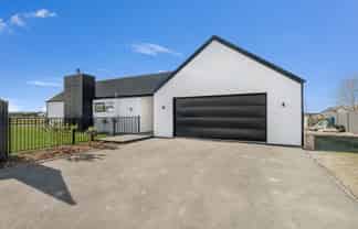 2 Elm Tree Lane, Huntingdon/Lake Hood