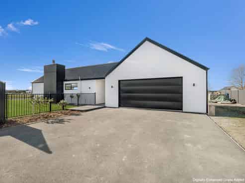 2 Elm Tree Lane, Huntingdon/Lake Hood
