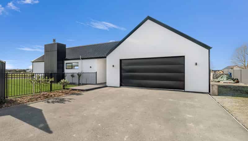 2 Elm Tree Lane, Huntingdon/Lake Hood