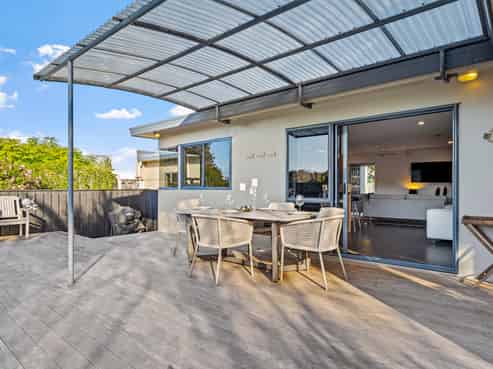 5 Riverside Drive, Point Wells