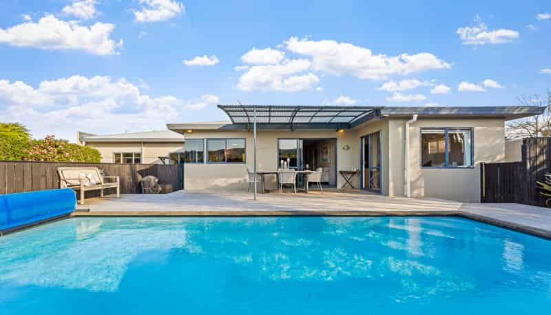 5 Riverside Drive, Point Wells