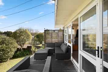 100 Storey Avenue, Forest Lake