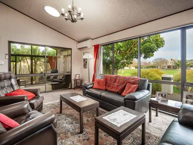 17 Donegal Crescent, Tamatea