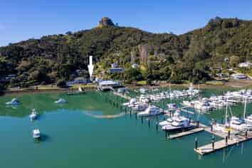 576 Whangaroa Road, WHANGAROA