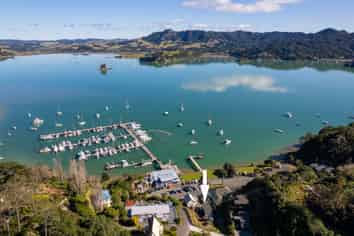 576 Whangaroa Road, WHANGAROA