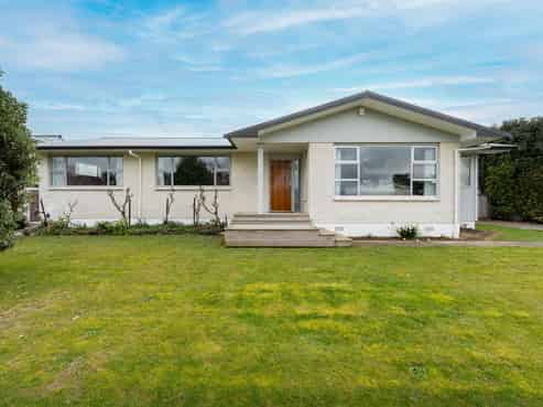 123 Dittmer Drive, West End