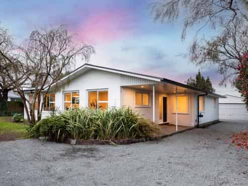 8A Rosedale Place, Avonhead