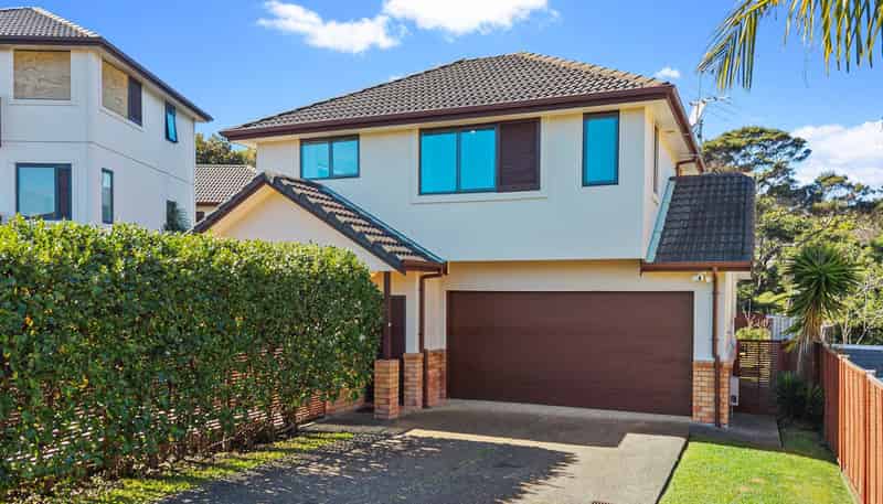 30 Greenbough Lane, Greenhithe