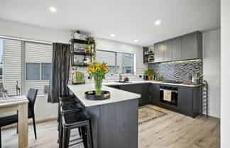 1/443 Hereford Street, Linwood
