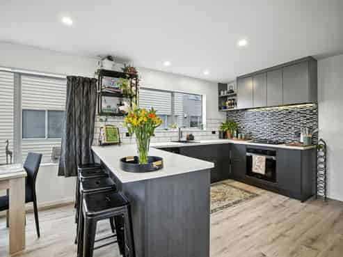 1/443 Hereford Street, Linwood