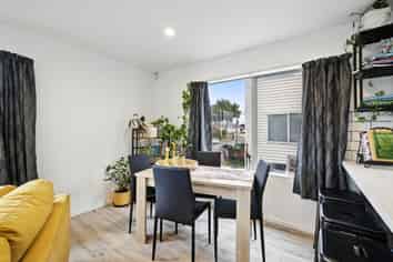1/443 Hereford Street, Linwood