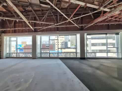 Large Contiguous Office Floors – 100% NBS