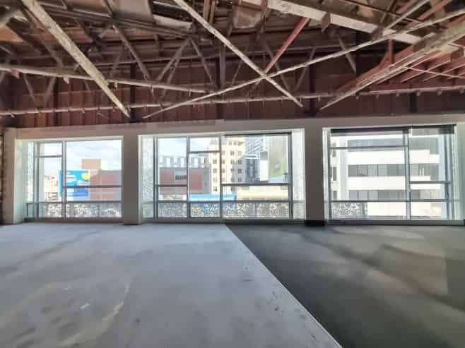 Large Contiguous Office Floors – 100% NBS