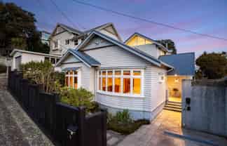 9 Dover Street, Island Bay