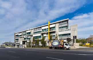 READY-TO-OCCUPY OFFICE IN PRIME ELLERSLIE SPOT