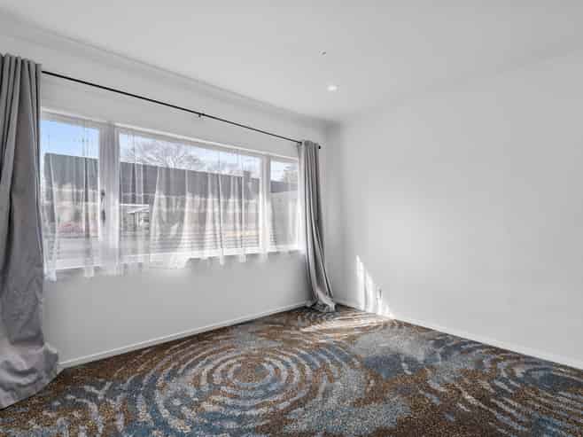 9 Ruihi Street, Victoria