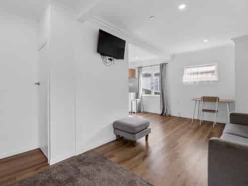 9 Ruihi Street, Victoria
