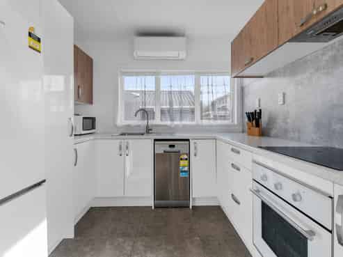 9 Ruihi Street, Victoria