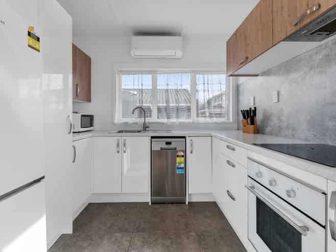 9 Ruihi Street, Victoria