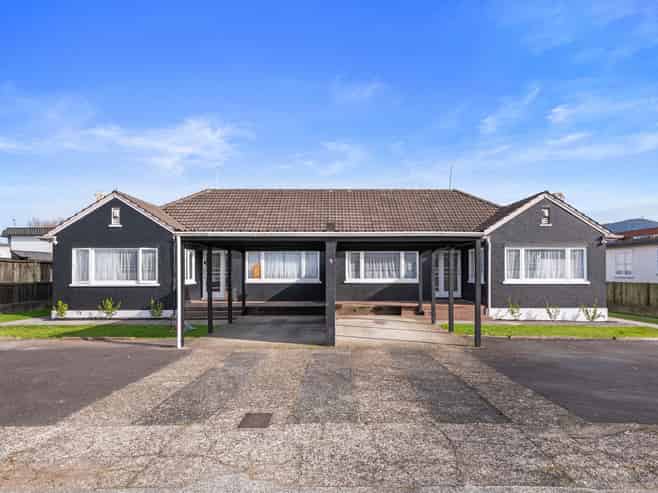 9 Ruihi Street, Victoria