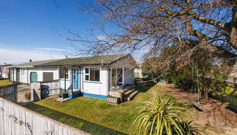 2 Lockhart Avenue, Milson