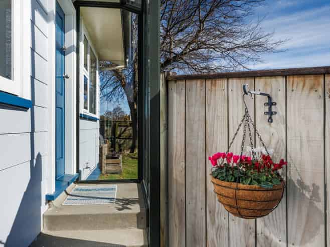 2 Lockhart Avenue, Milson