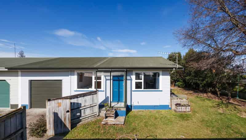 2 Lockhart Avenue, Milson