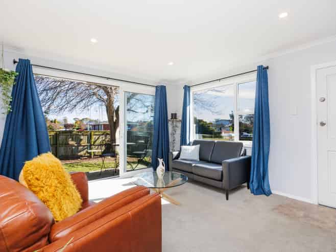 2 Lockhart Avenue, Milson