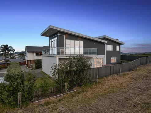 3 Omega Place, Coastlands
