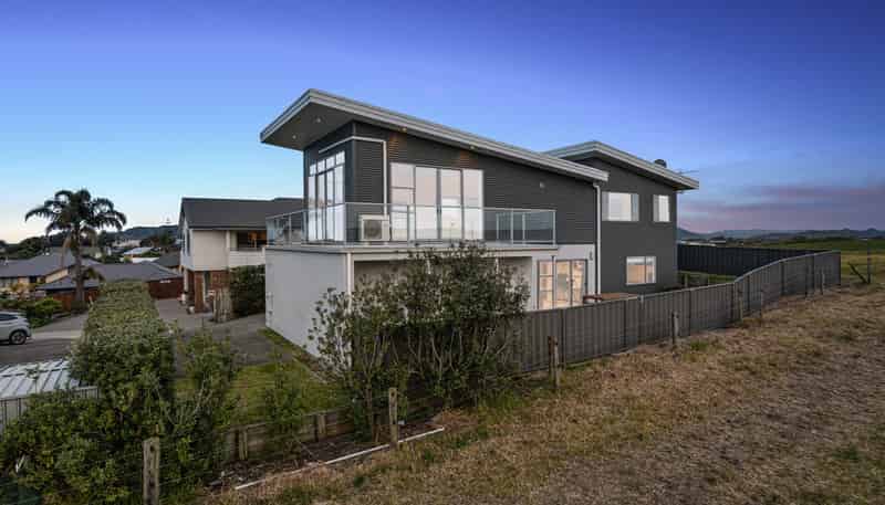 3 Omega Place, Coastlands
