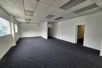 Prime Glen Eden Retail Opportunity – 158m² Road Fr
