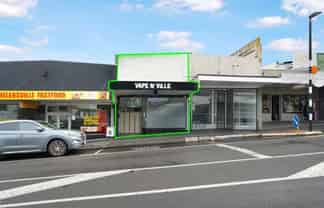 Dual-Income Opportunity Central Helensville

