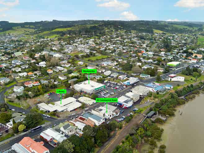 Dual-Income Opportunity in the Heart of Helensville!