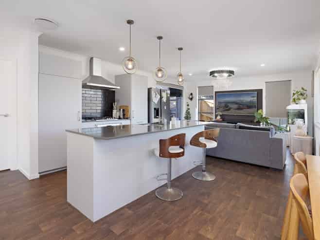 2 Hauruia Way, Pyes Pa