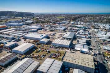 850m² Onekawa Warehouse with Optional Yard
