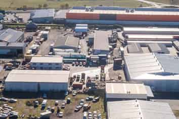 850m² Onekawa Warehouse with Optional Yard